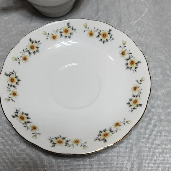 Flower Pattern Teacups - Picture 4 of 6